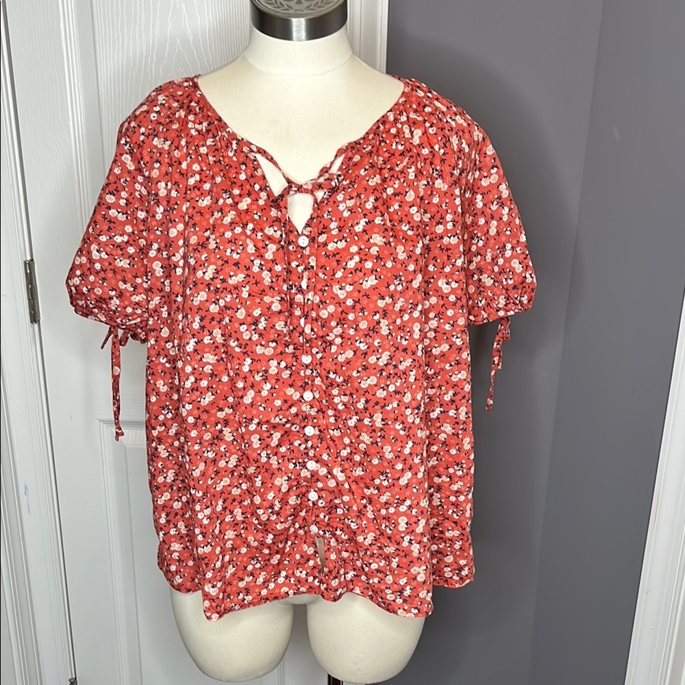 Universal Thread Pink and Red Flutter Sleeve Blouse